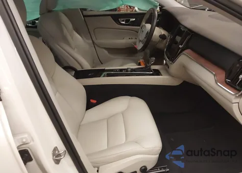 2021 Volvo S60 T5 Momentum из США, поврежденный, VIN 7JR102FK7MG102659